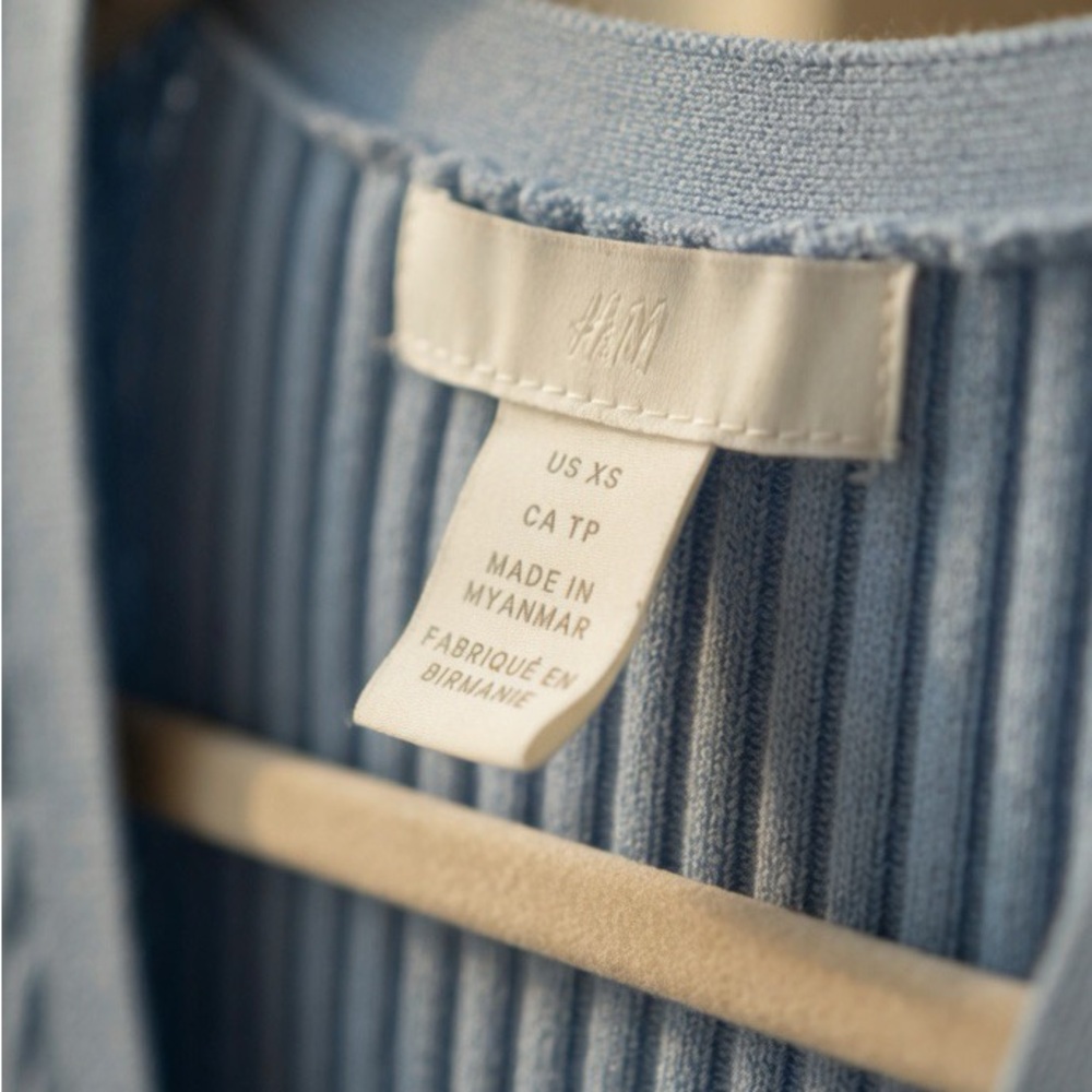 H&M | Blue Ribbed V-Neck Sweater - Picture 3 of 3